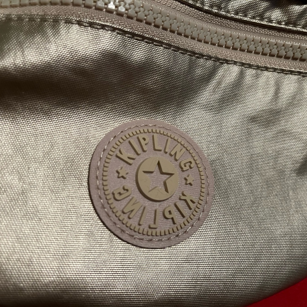 Kipling NWT Gold Waist Pack with Monkey Keychain - Picture 3 of 9